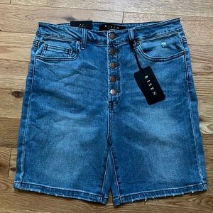 Risen button fly shorts
